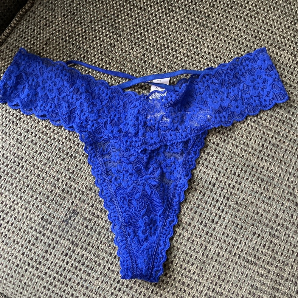 New with Tags Victoria's Secret Dream Angels Thong String Cobalt Blue Lace Small
